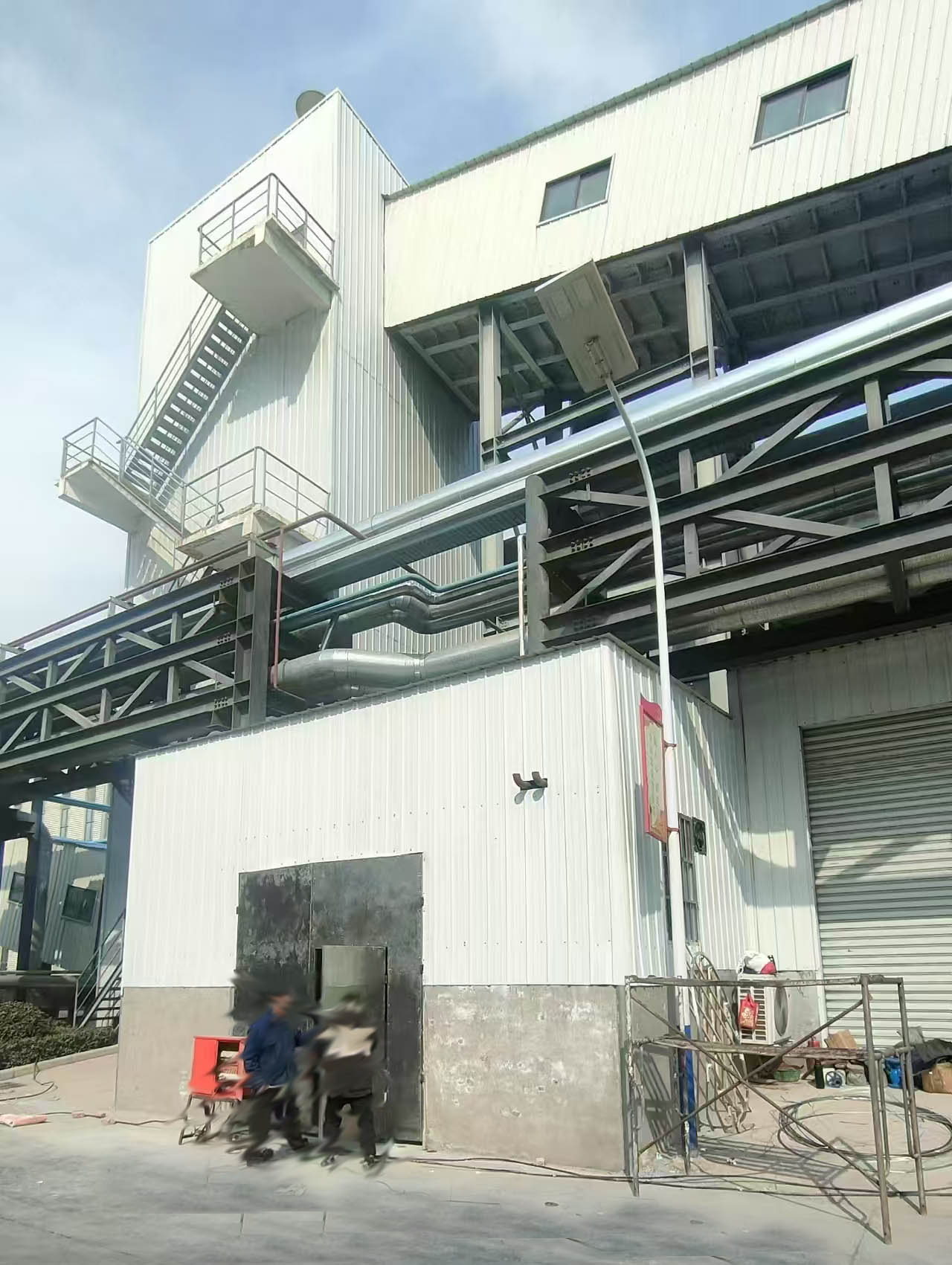焦作安彩新材料有限公司余热锅炉房.jpg